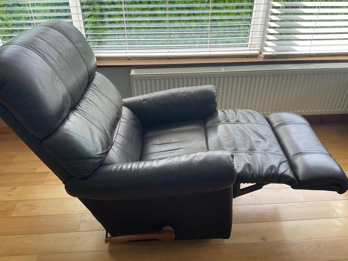 Lazy Boy recliner seat - Image 3