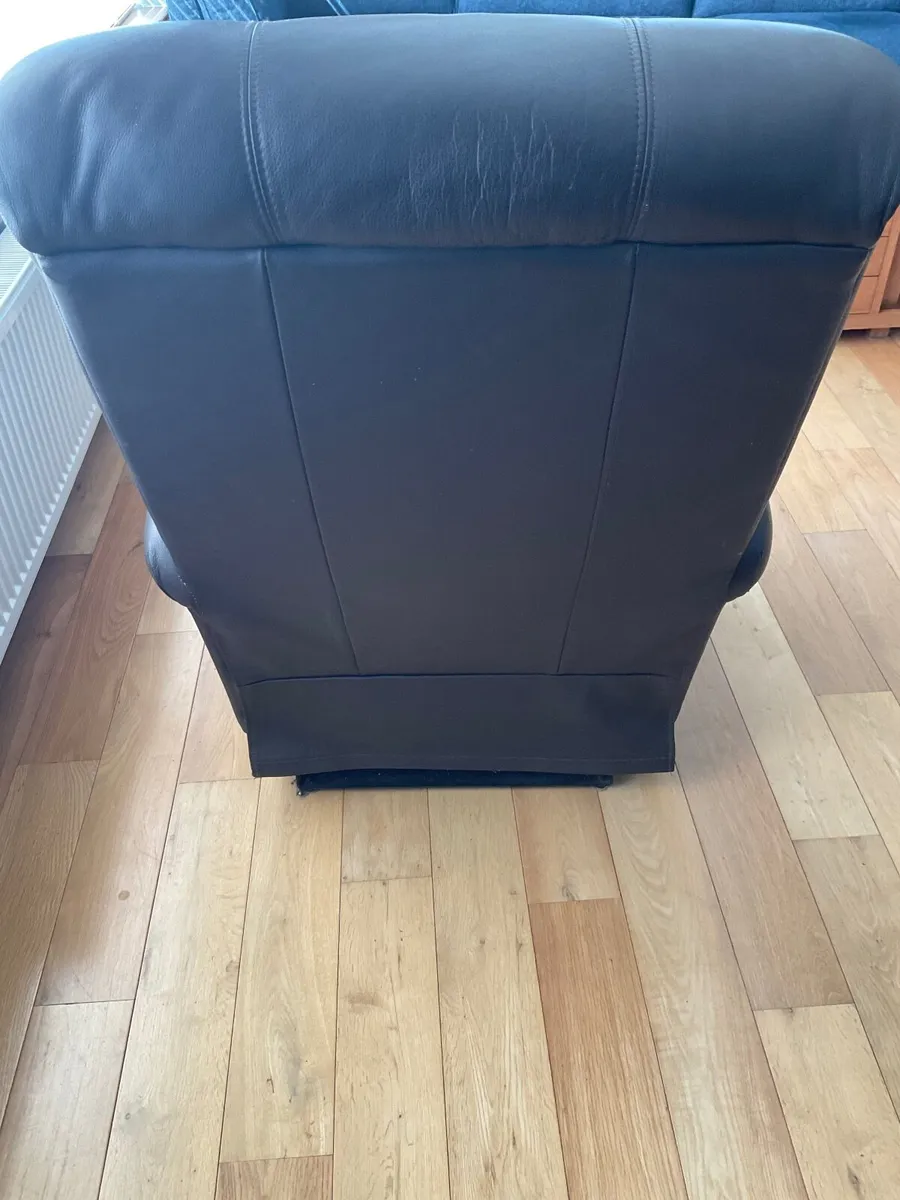 Lazy Boy recliner seat - Image 4