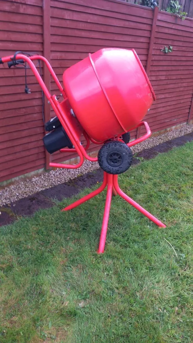 Electric cement mixer - Image 1