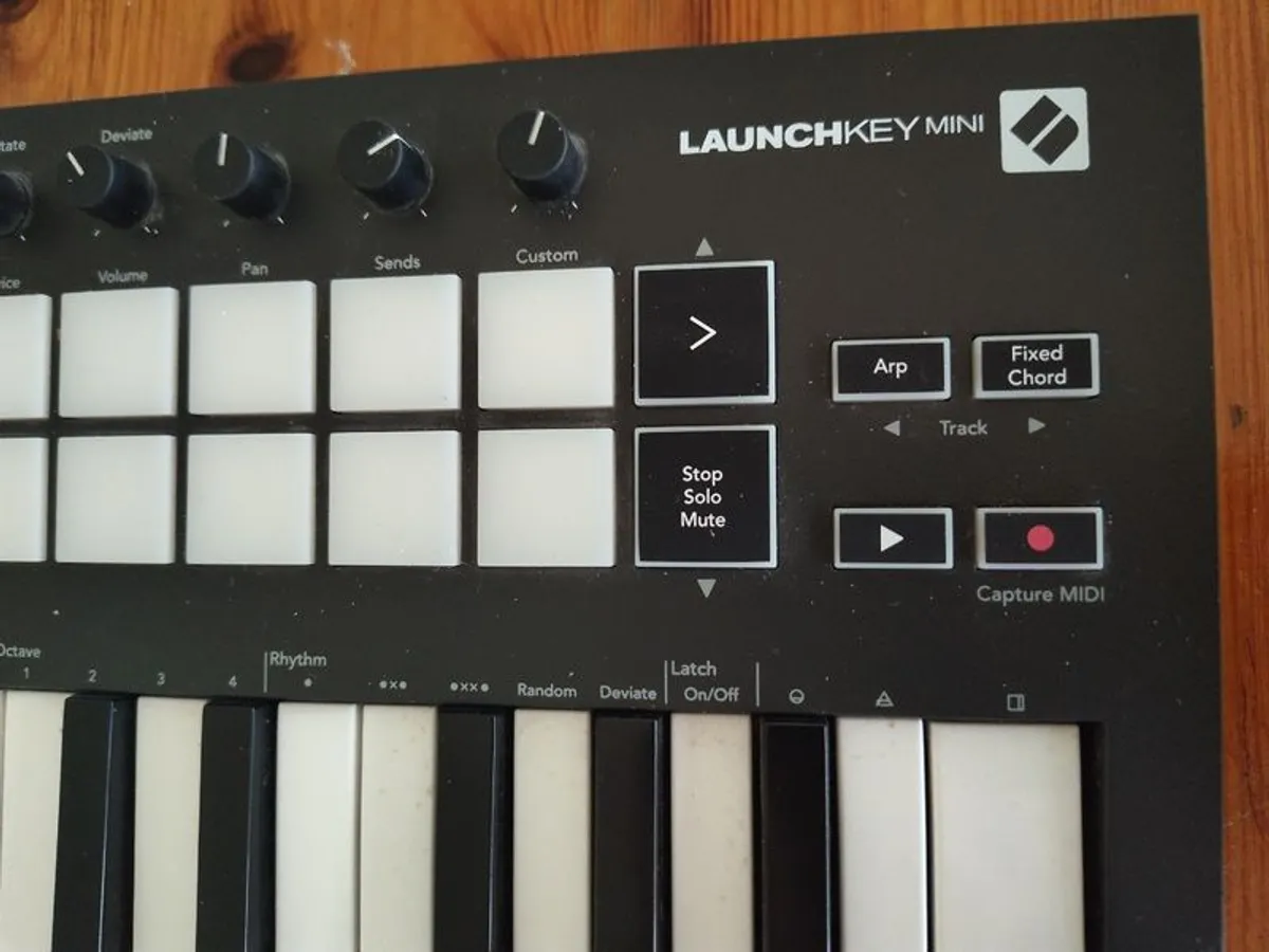 Novation Launchkey Mini MK3 MIDI Keyboard Controller - Image 2