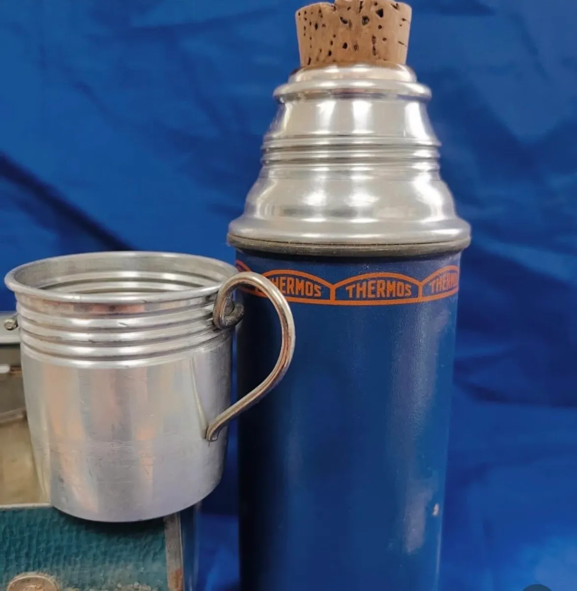 Antique lunch box - Image 4