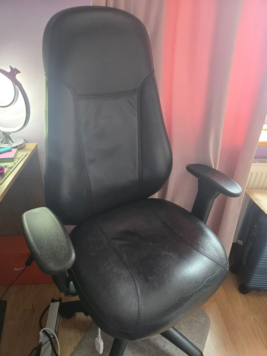Office chair - Image 2