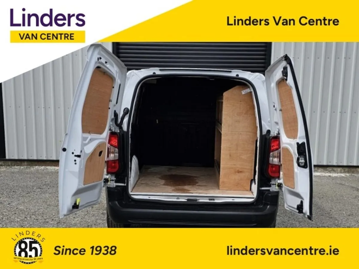 Opel Combo 3 SEATS LOW KMS - Image 4
