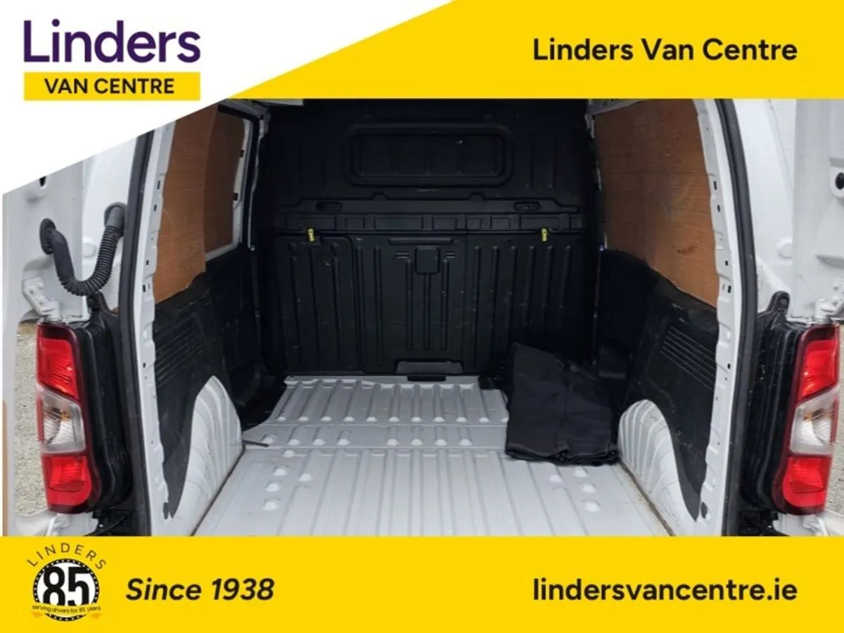 Opel Combo 3 SEATS LOW KMS - Image 4
