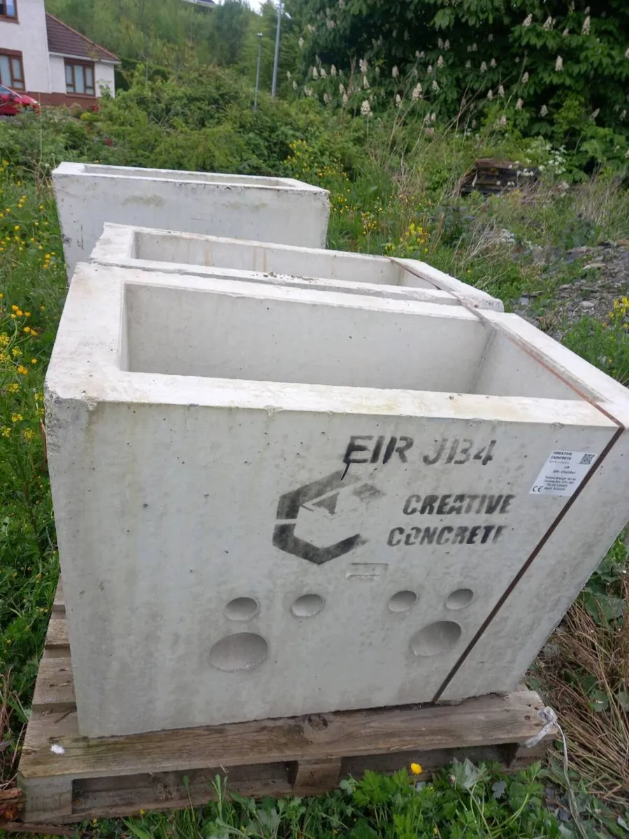 Job lot of various concrete materials - Image 4