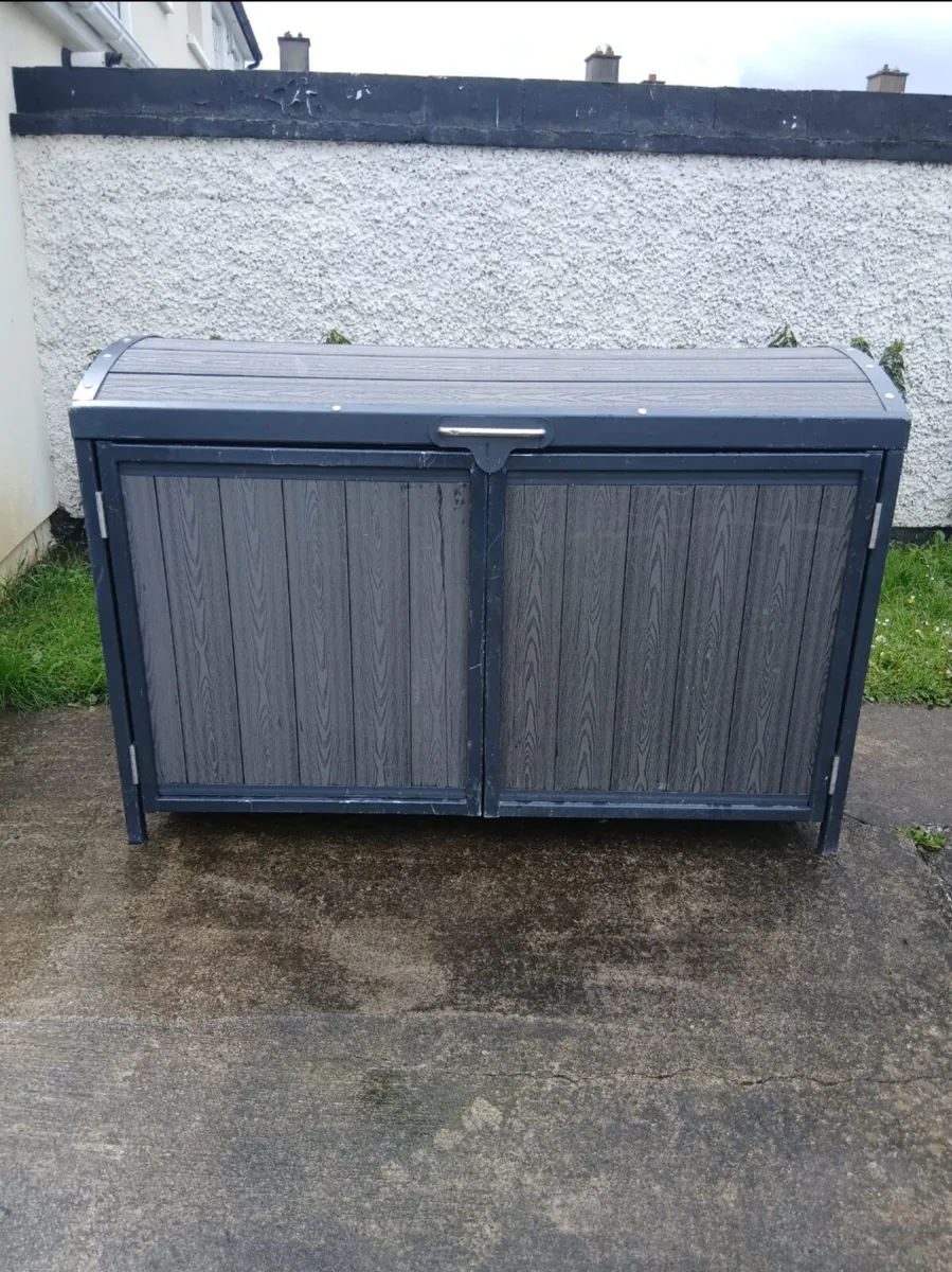 Bin store - Image 1
