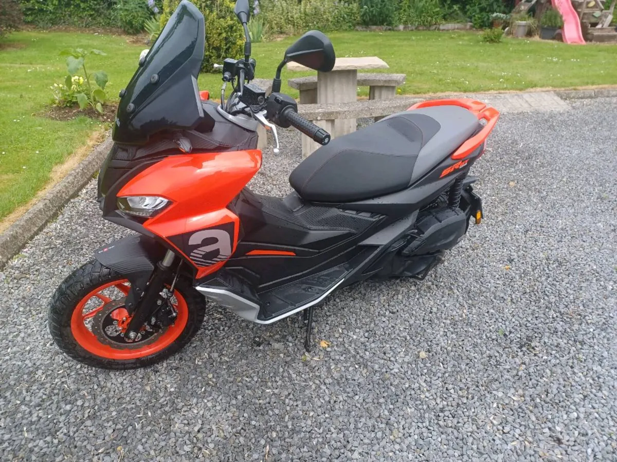 Aprilia SR-GT 125 SCOOTER - Image 2