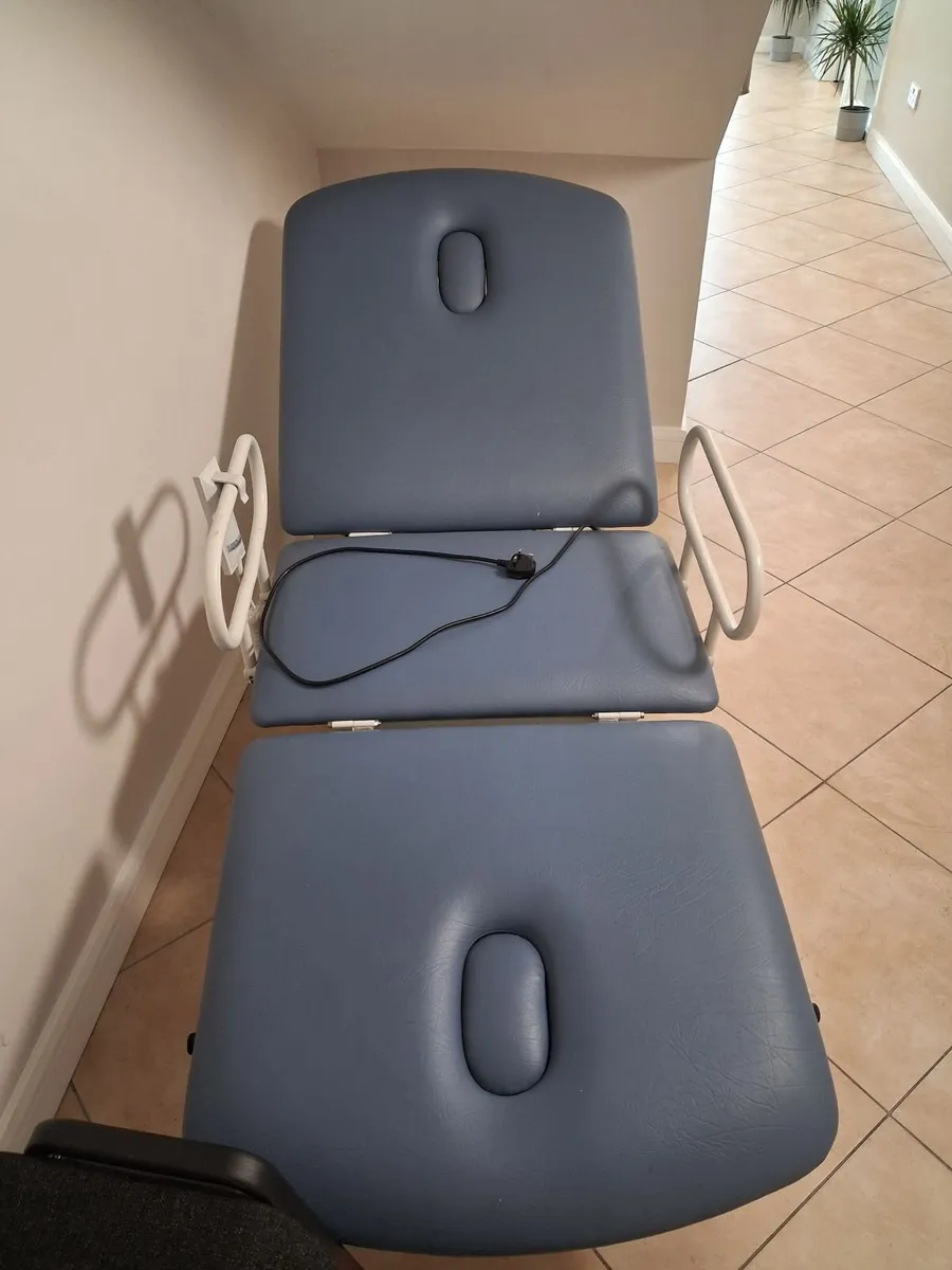 Free Clinic bed - pick up today - Image 1