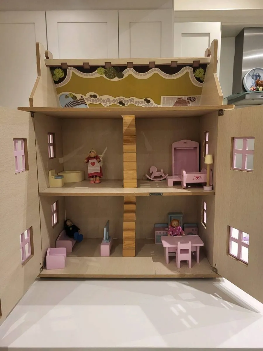 Wooden Dolls House - Image 4