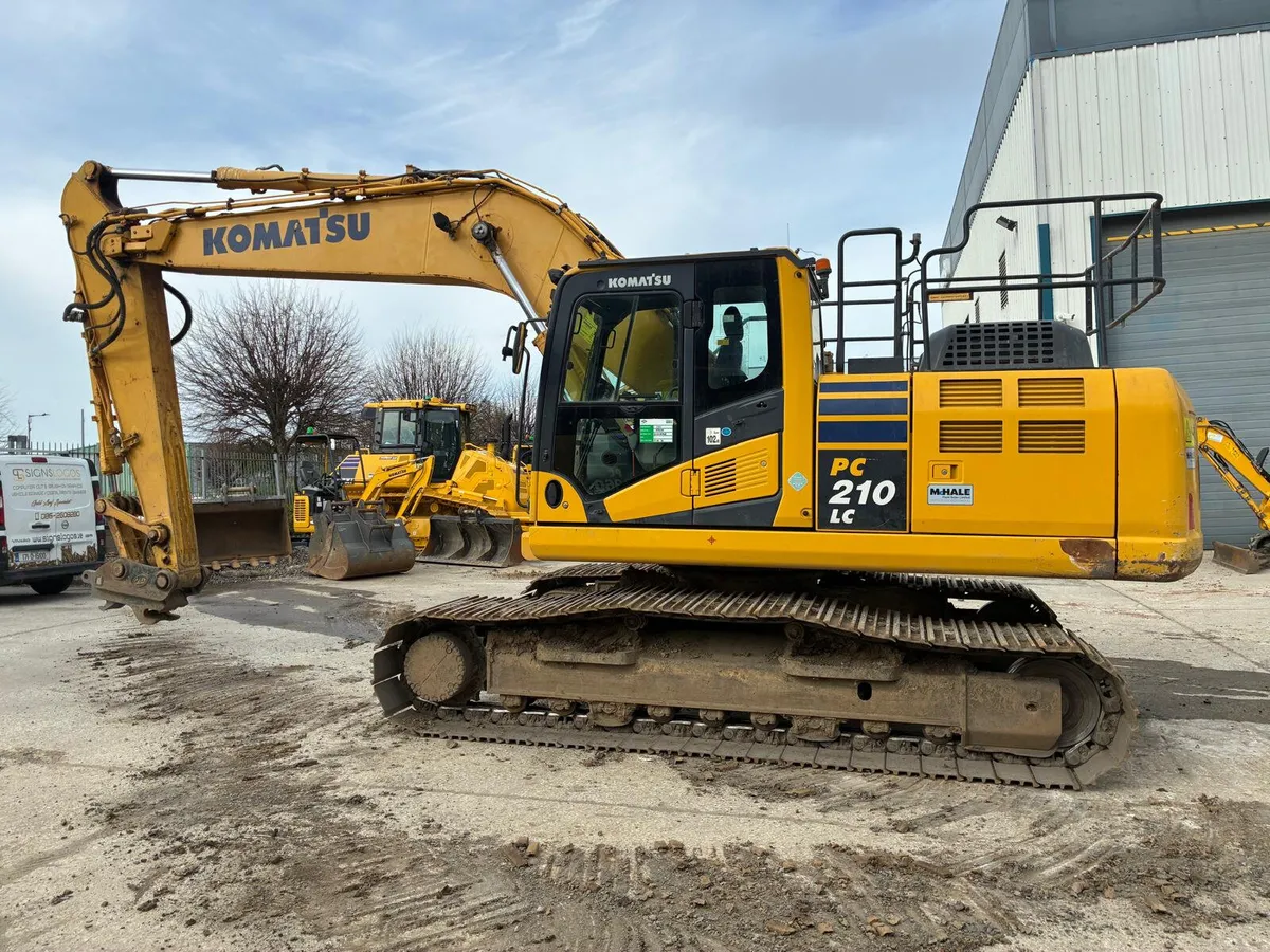 Komatsu PC210LCI-10 - Image 1