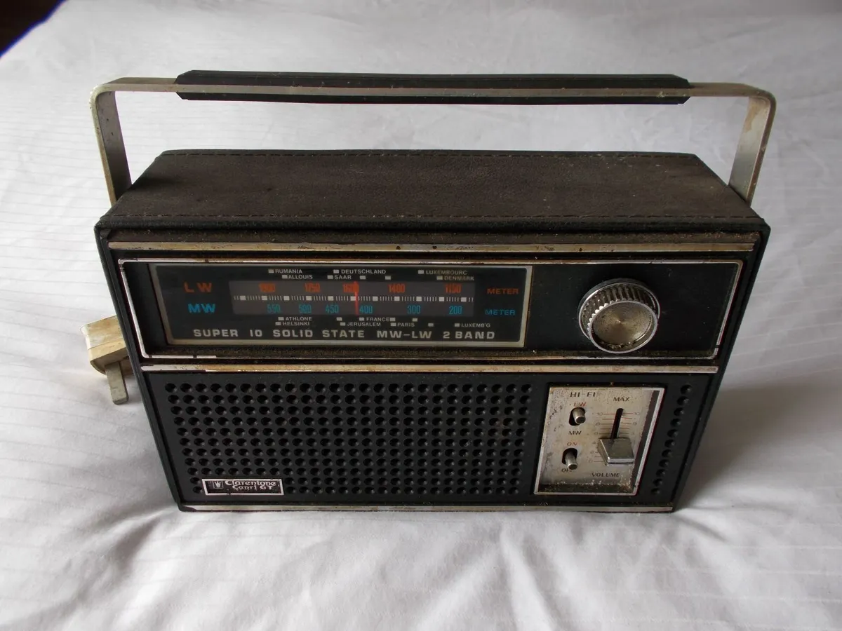 Old LW/MW Radio - Image 1