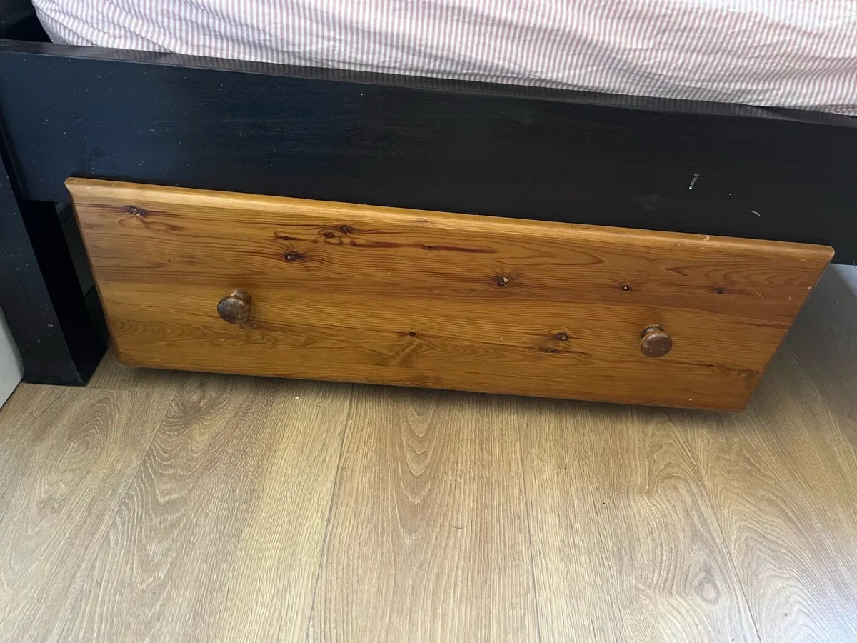 Large storage drawer on wheels for under bed - Image 2