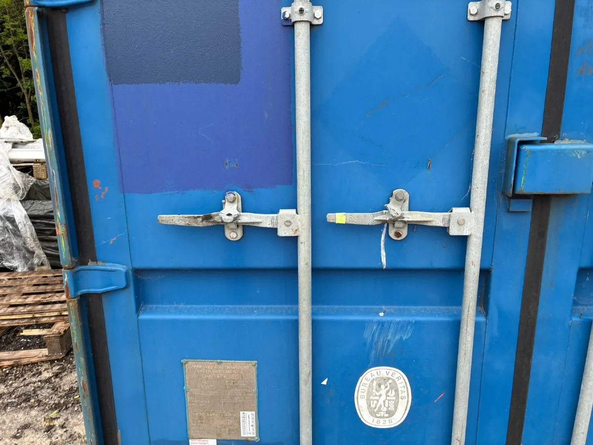 2 x good used 20ft containers available - Image 3
