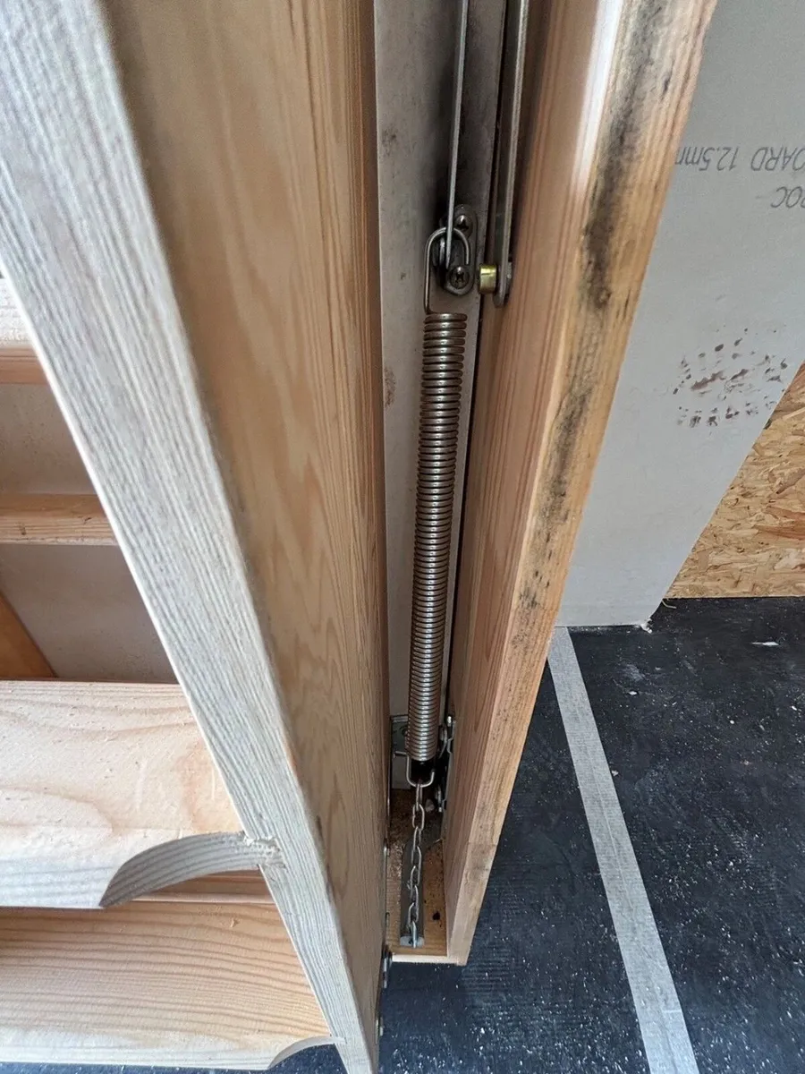 Folding insulated loft ladder - Image 3