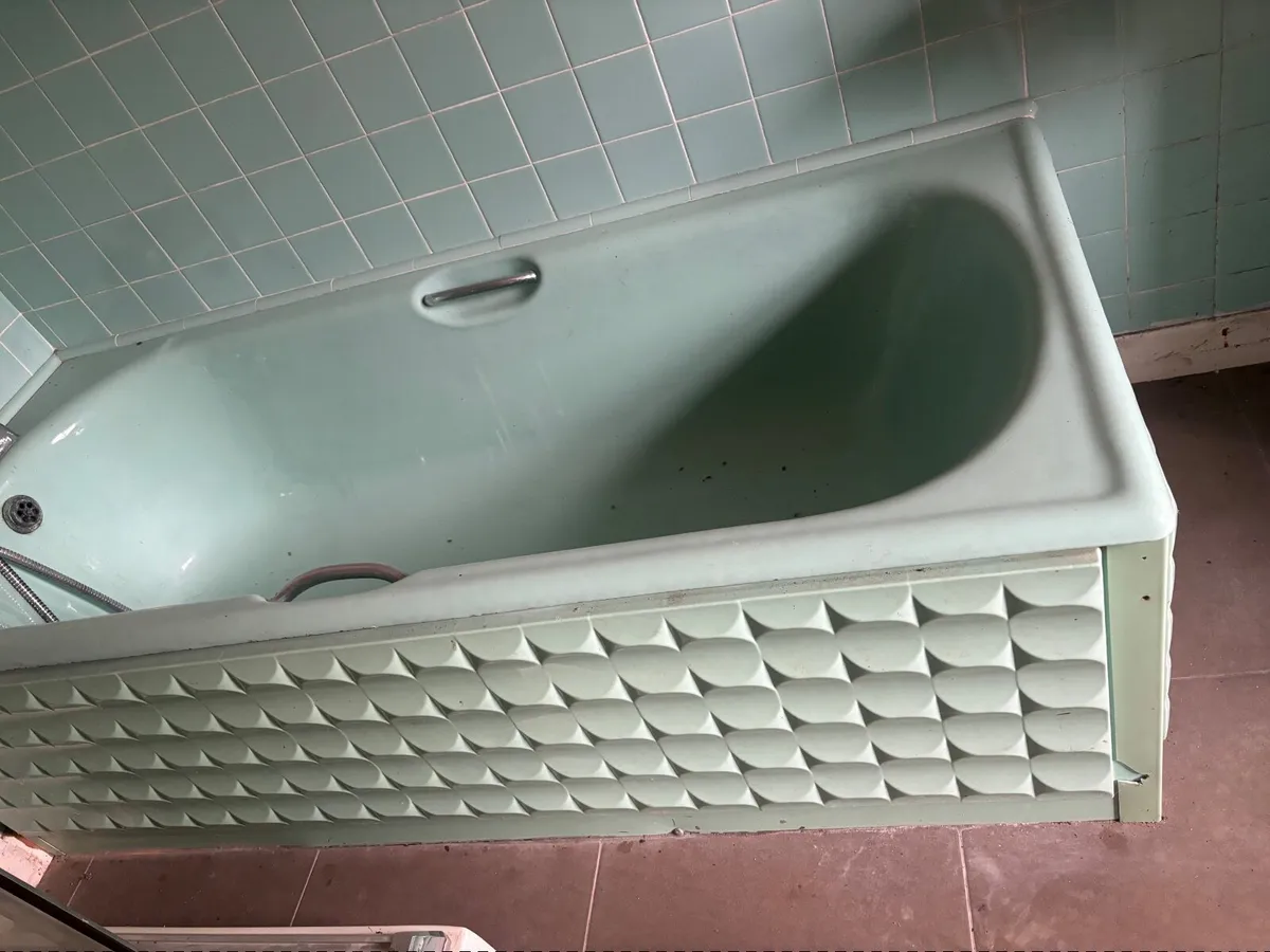 Vintage New Corvet Retro Bathroom Suite – Complete - Image 4