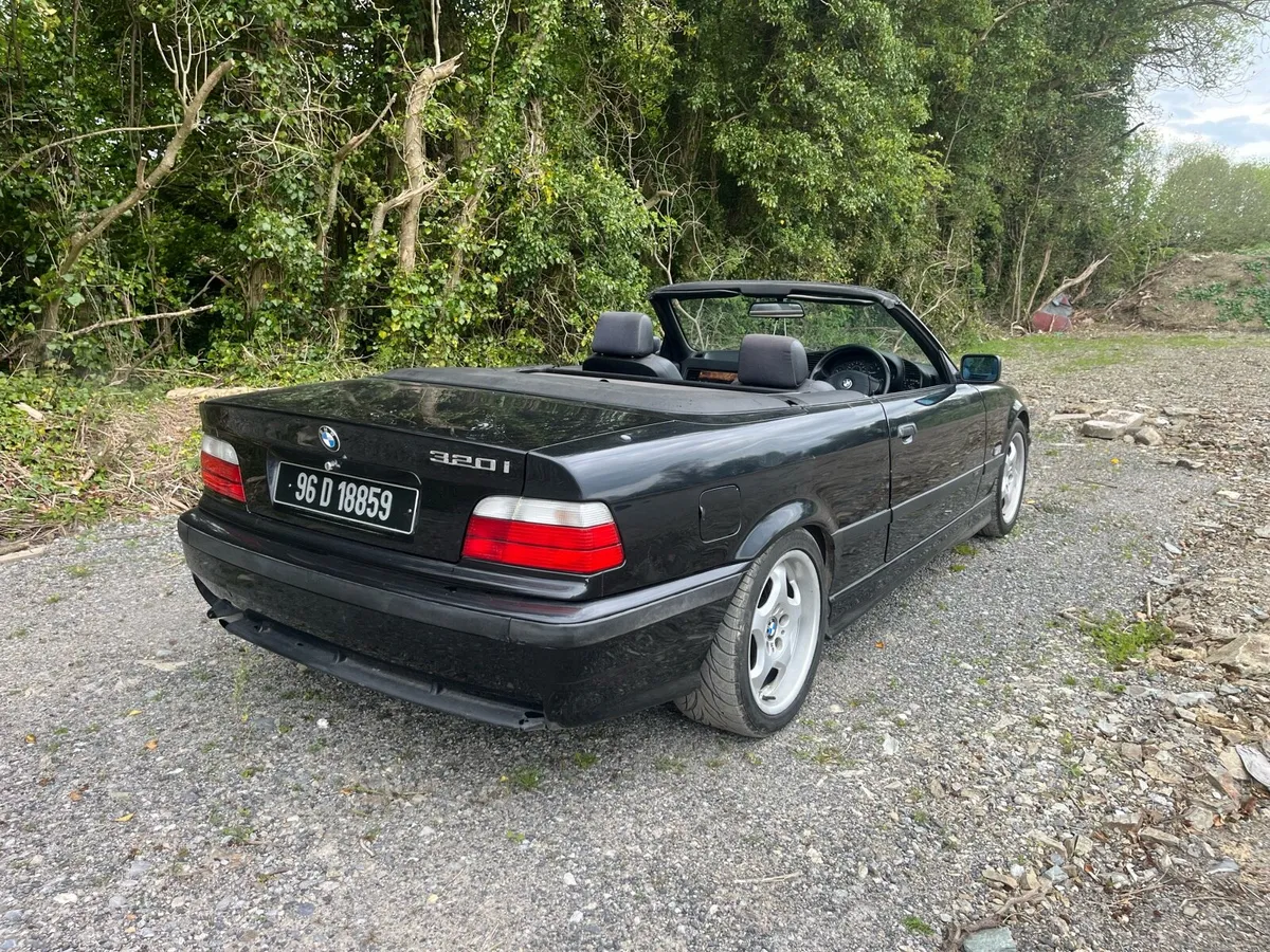 BMW 320i convertible - Image 4