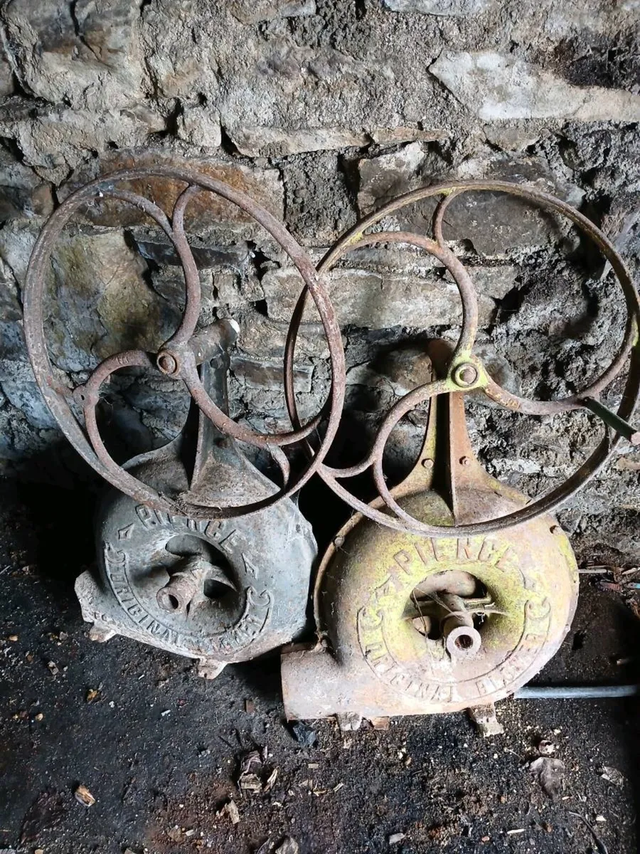 Antiques and collectibles - Image 1