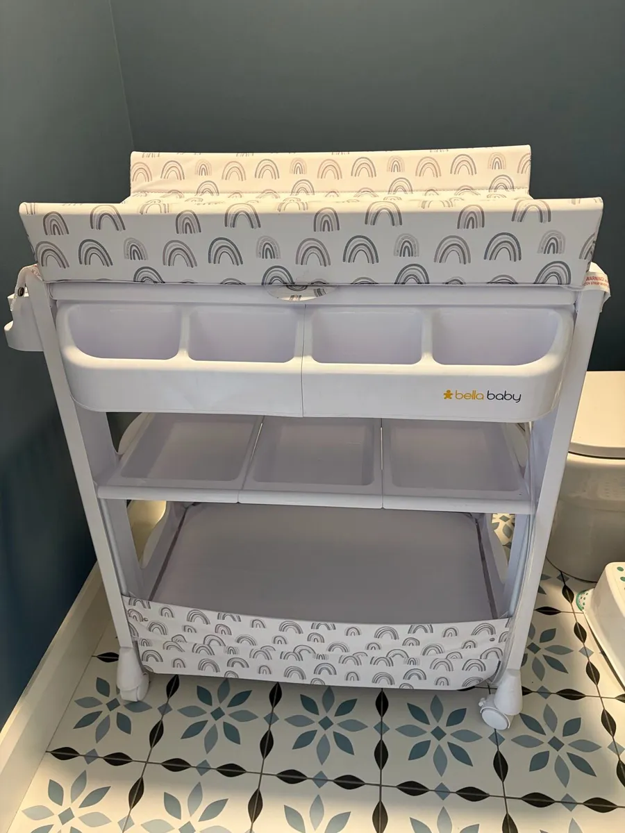 Babylo Changing Table and Bath Unit - Image 1