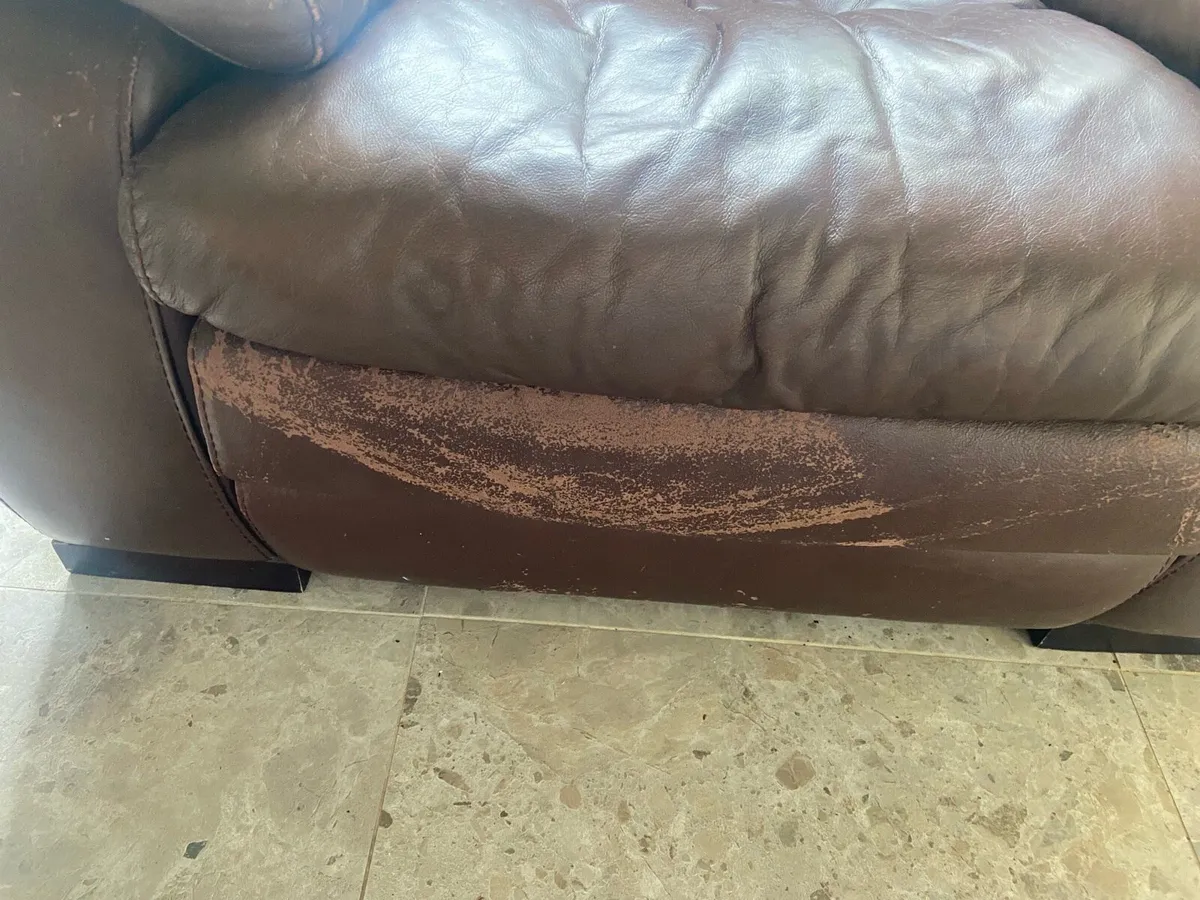 Large leatherette armchair - Image 3