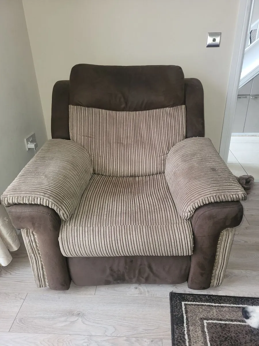 Electric recliners - Image 4