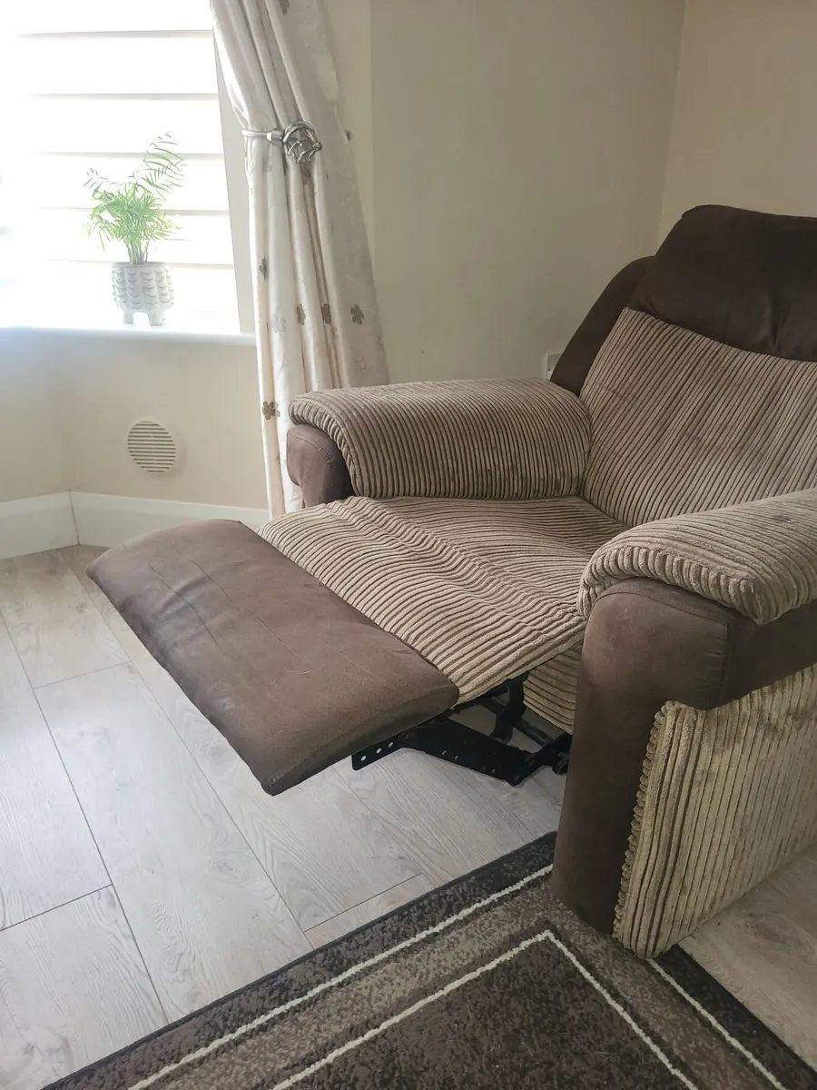 Electric recliners - Image 3
