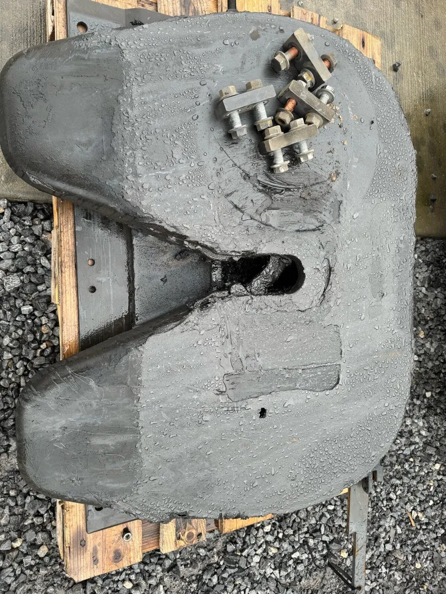 Truck 5th wheel for quick sale!!! - Image 3