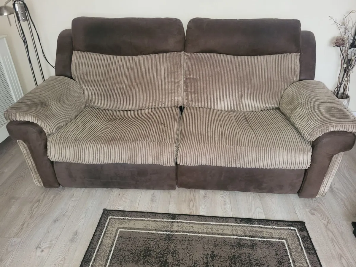 Electric recliners - Image 1