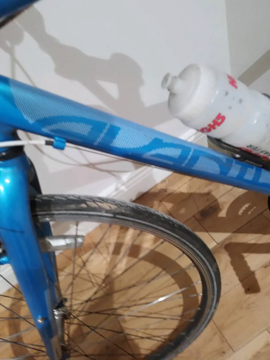 Road bicycle - Image 2