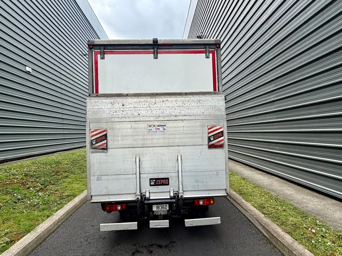 2023 Mitsubishi Canter Box Body 3.5 Tonne - Image 4