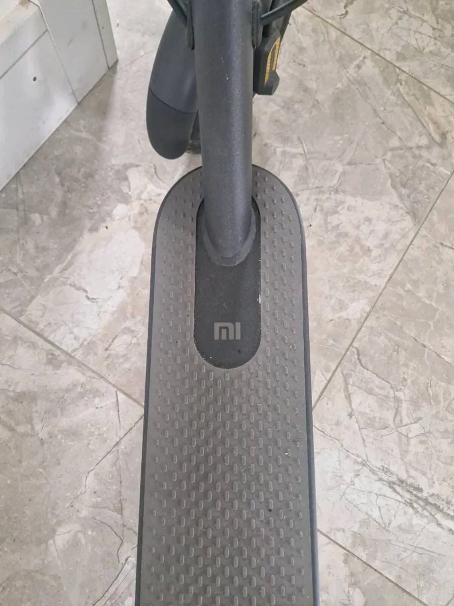Xiaomi Mi Electric Scooter - Image 3
