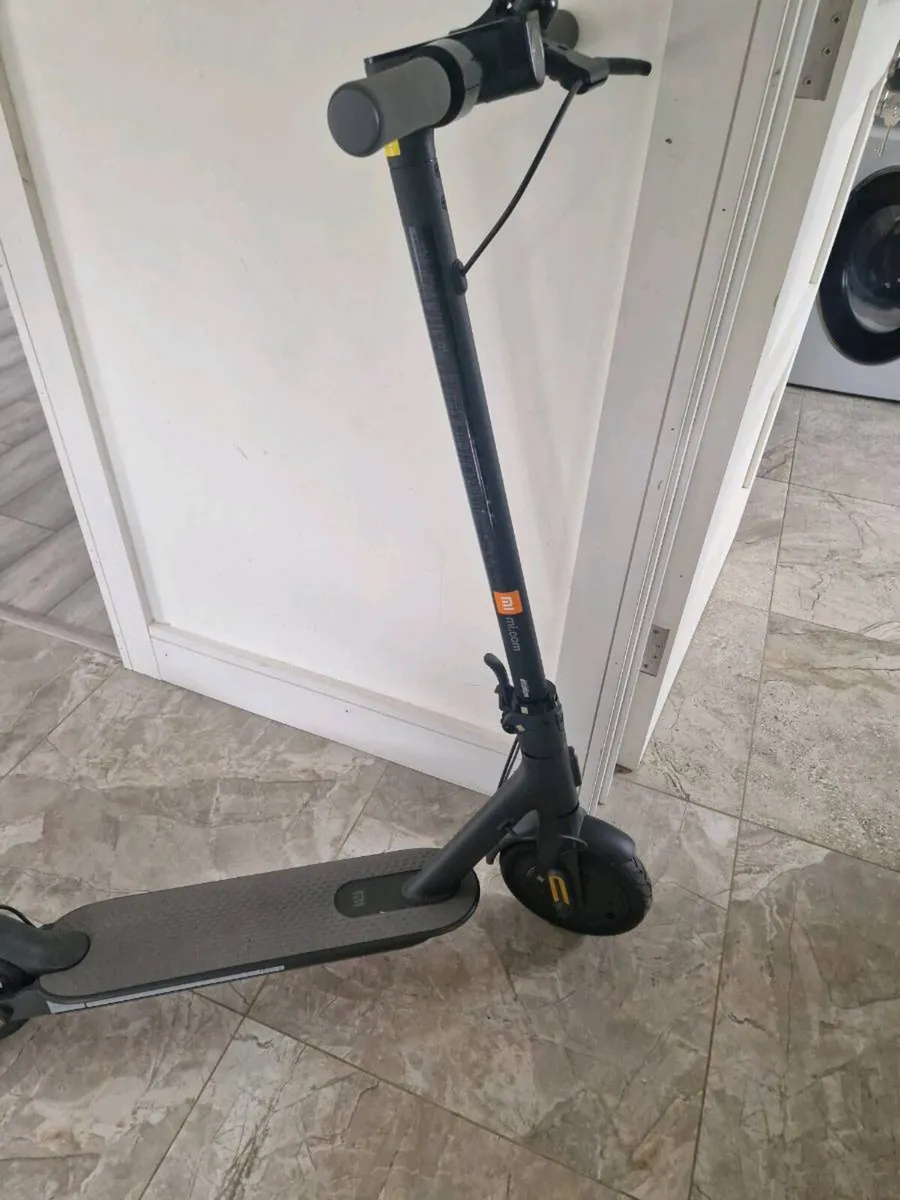 Xiaomi Mi Electric Scooter - Image 4