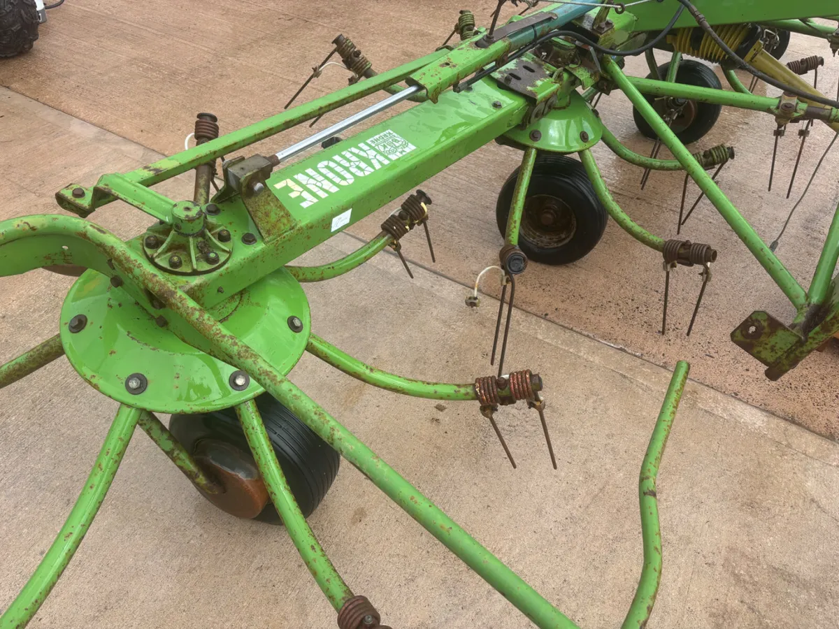 Krone 4 rotor Tedder - Image 2