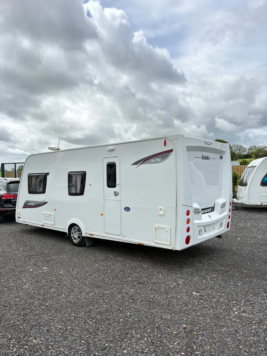 Elddis Avante 6 Berth Fixed Bunkbed Caravan - Image 4