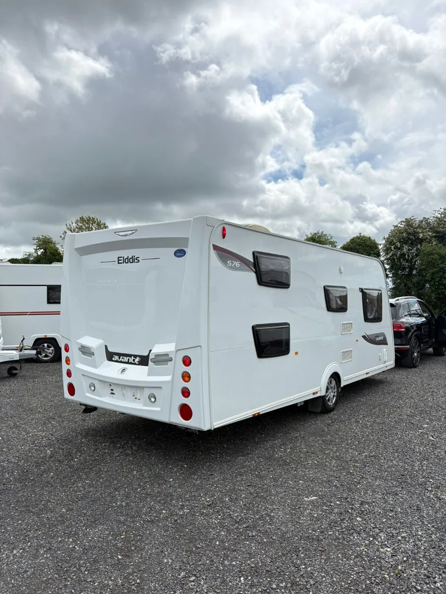 Elddis Avante 6 Berth Fixed Bunkbed Caravan - Image 3