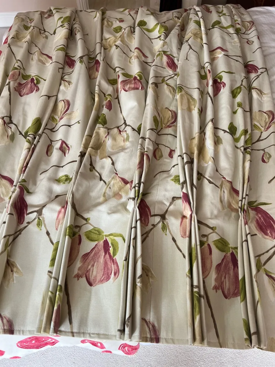 Curtains - Image 1