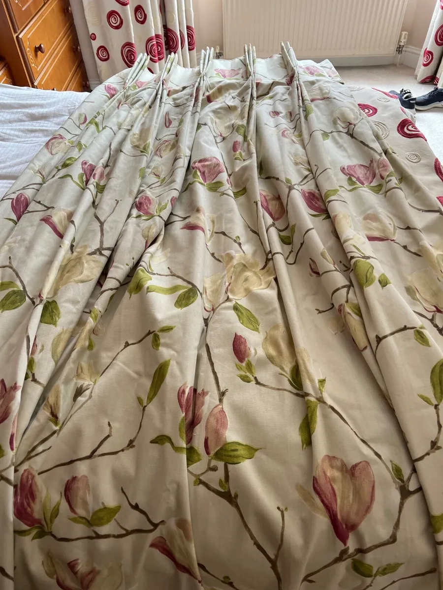 Curtains - Image 3