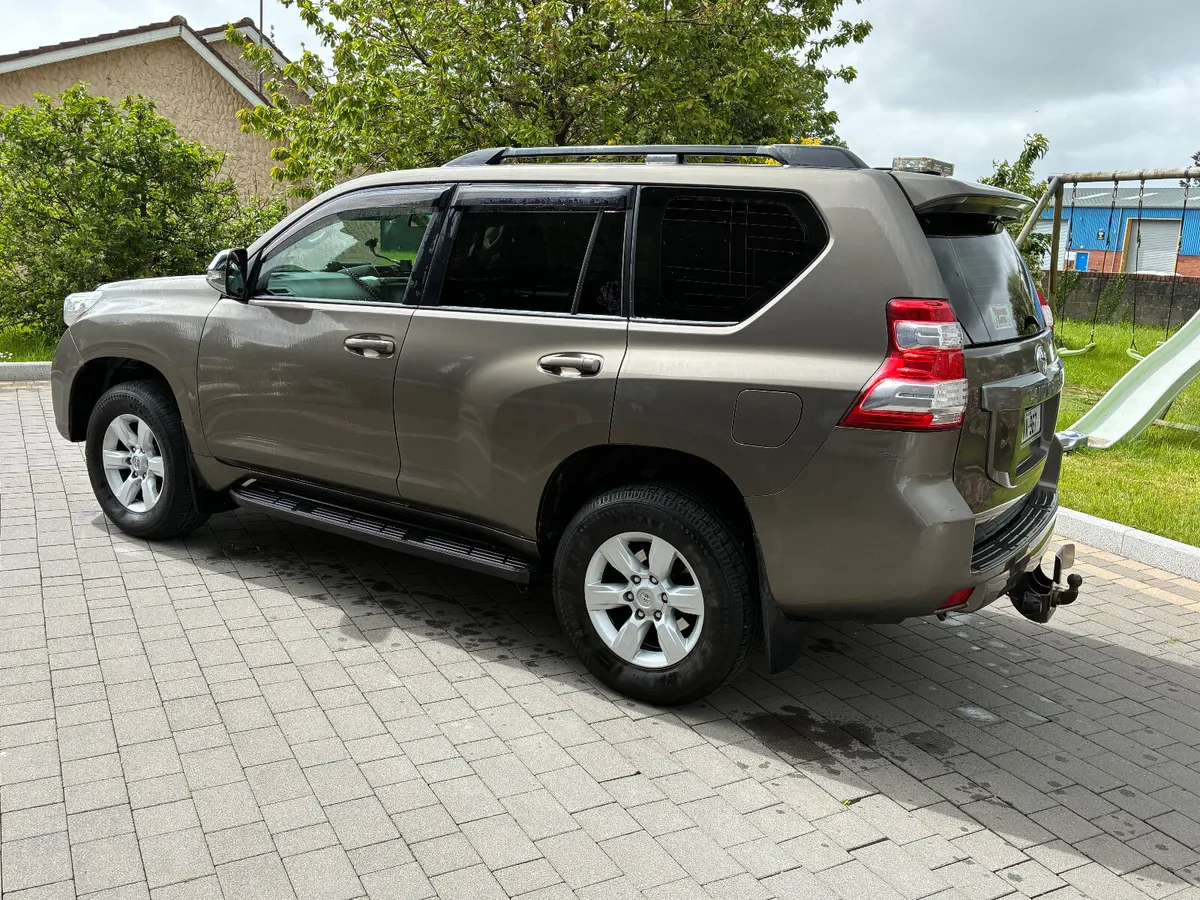 Toyota Land Cruiser business 5 seat Crewcab - Image 4