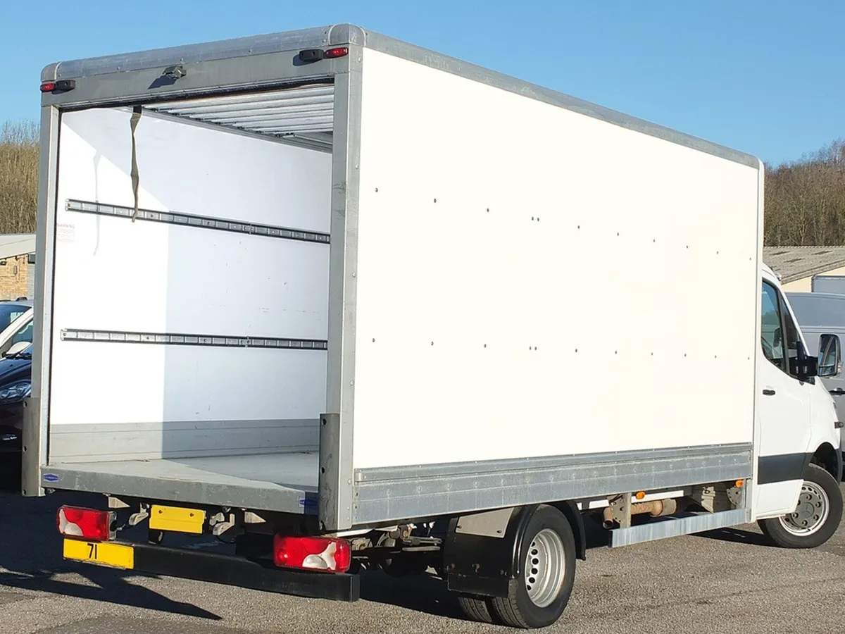 2022 Mercedes-Benz Sprinter Luton Box Van - Image 3