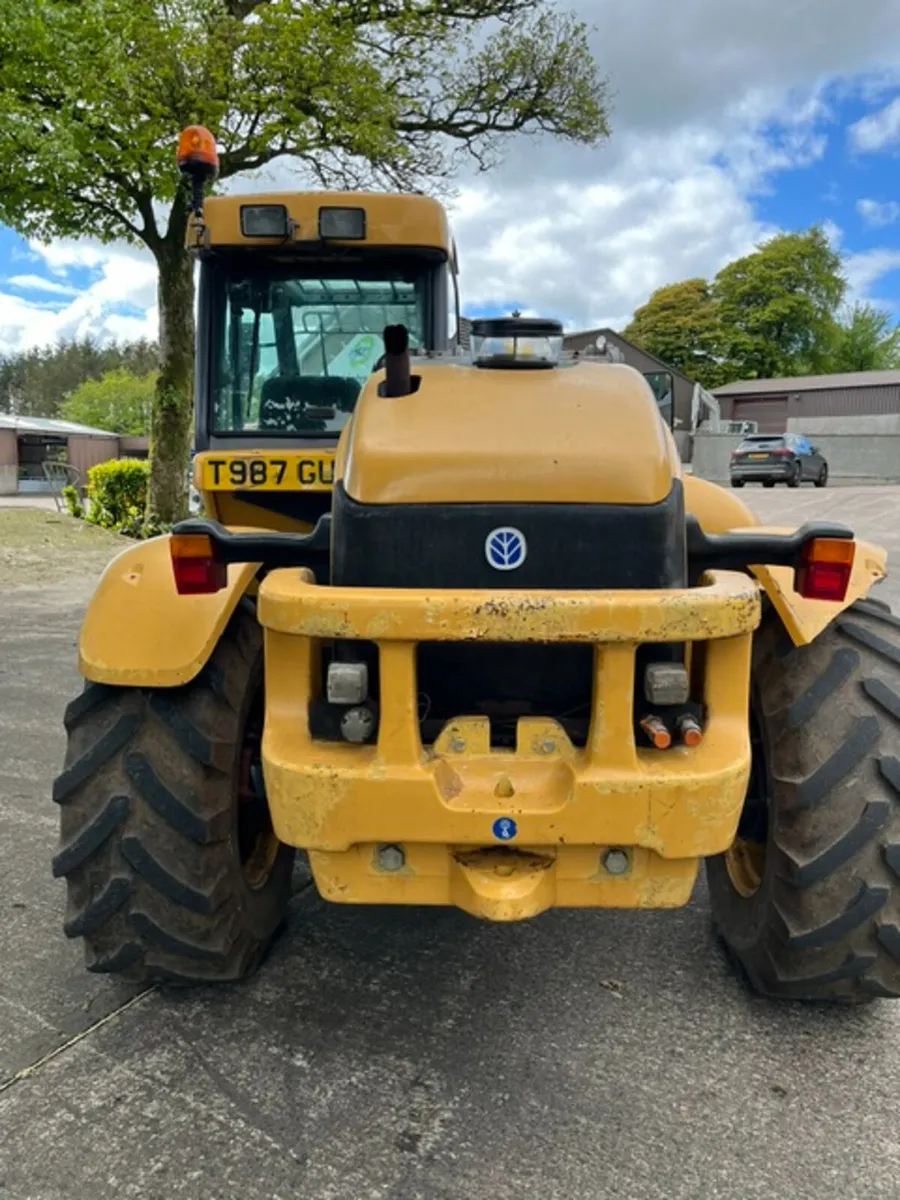 1999 New Holland LM 430 Telehandler - Image 4