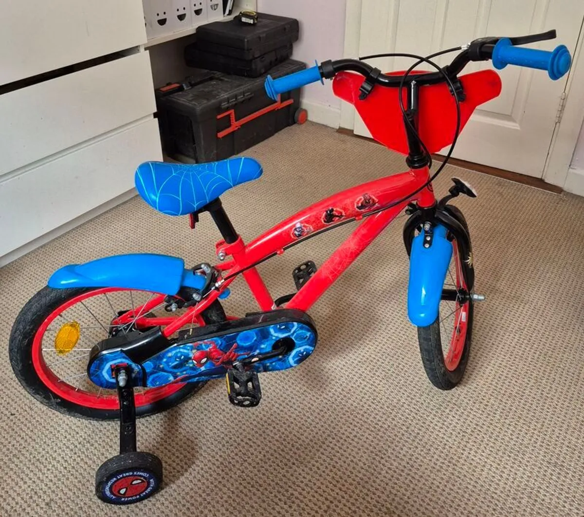 Spiderman bike 4-5 yr old - Image 1