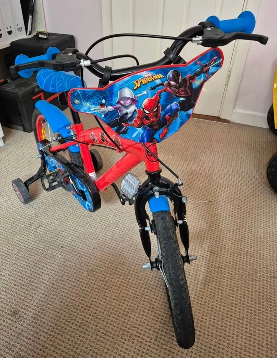 Spiderman bike 4-5 yr old - Image 2