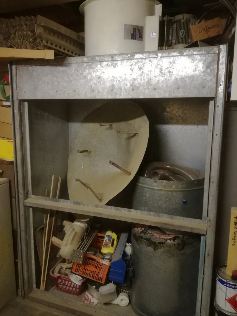 Spray Extraction 6 x 6ft with Ducting - Image 1