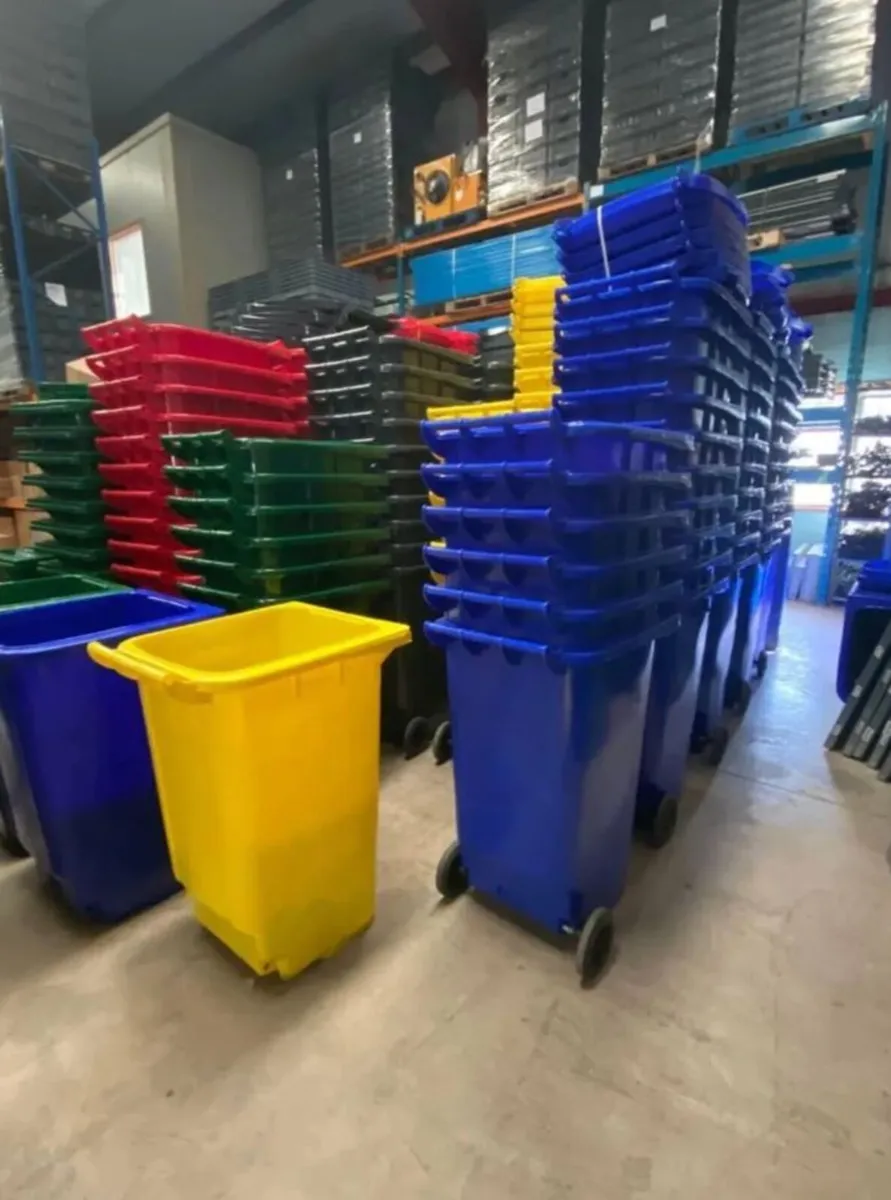 Wheelie bins - Image 2