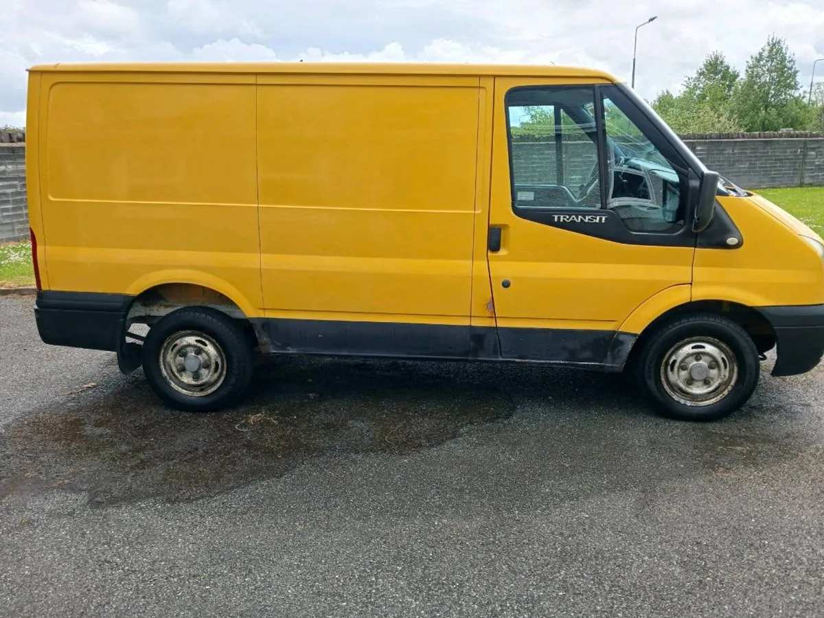 Van - Image 4