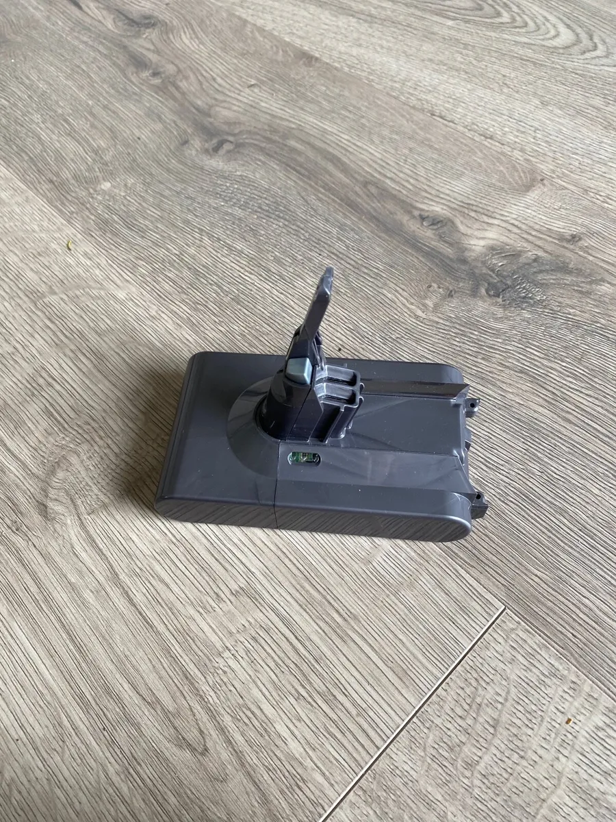 Battery for Dyson v8 cordless vacuum - Image 1