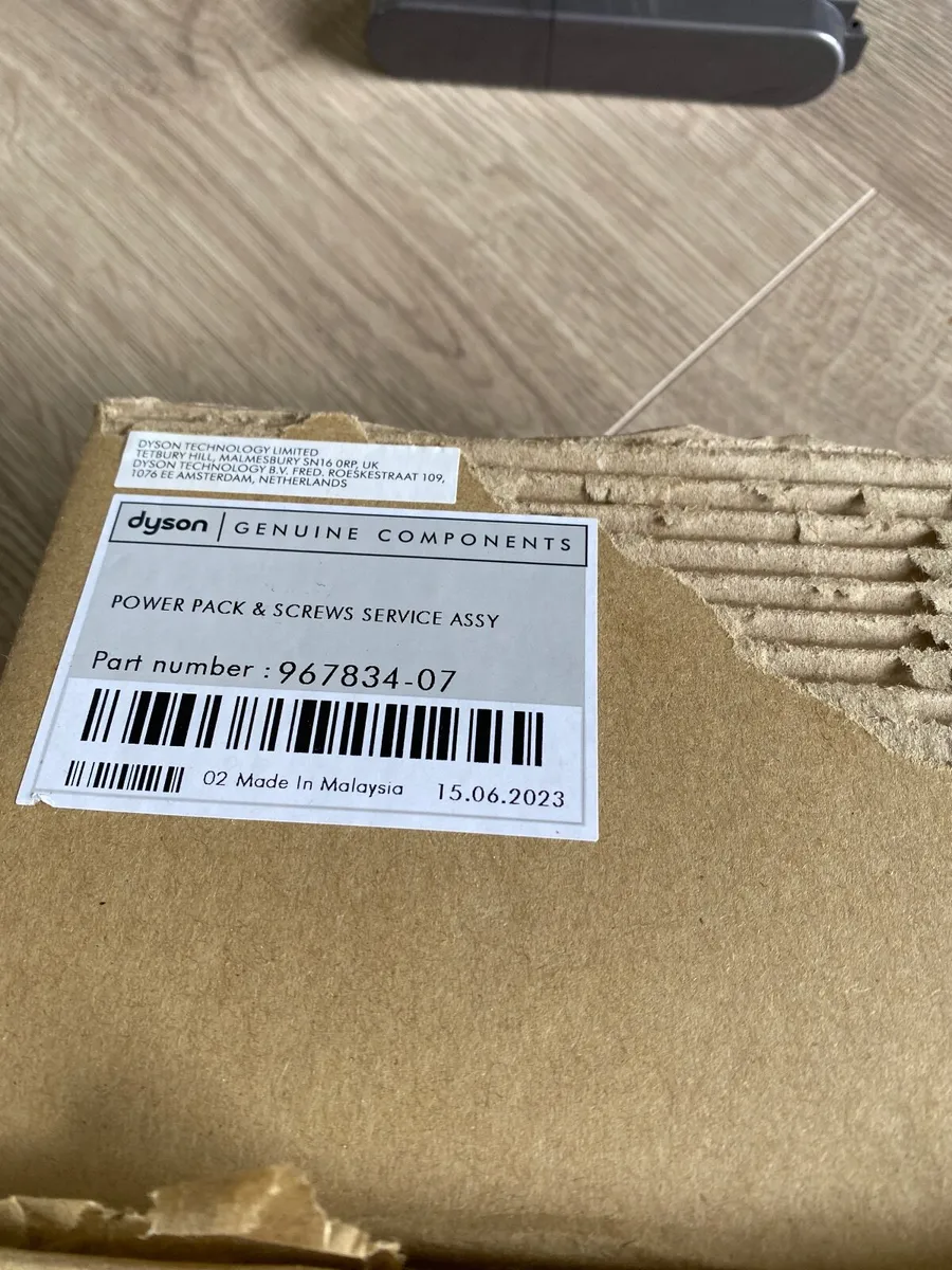 Battery for Dyson v8 cordless vacuum - Image 2