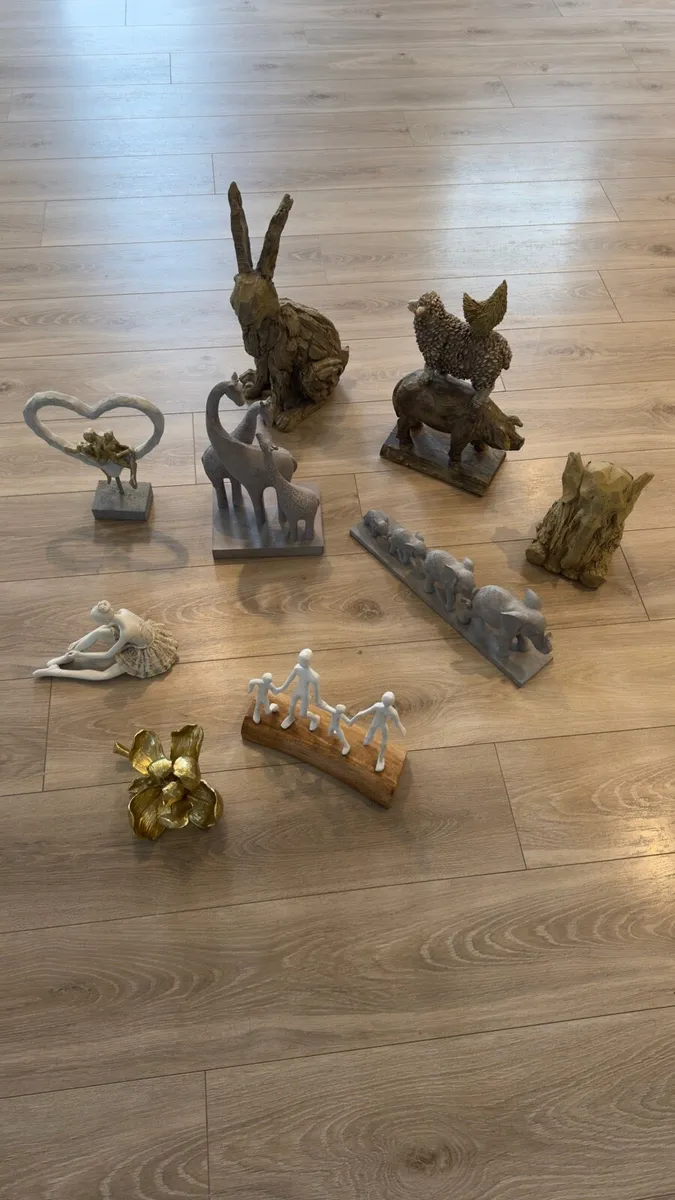 Modern Home Decor Sculptures & Ornaments - Image 1
