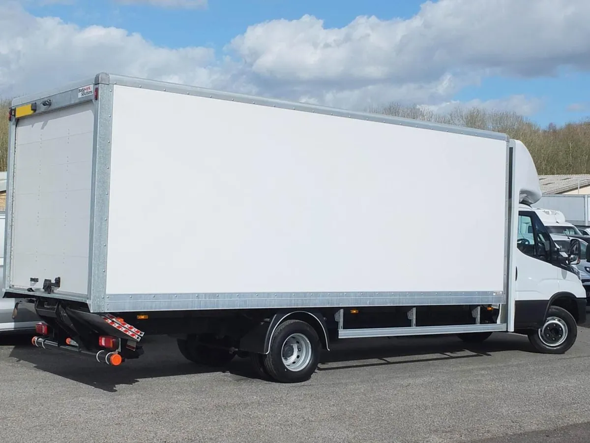 2024 Iveco Daily Luton Box Van - Image 2