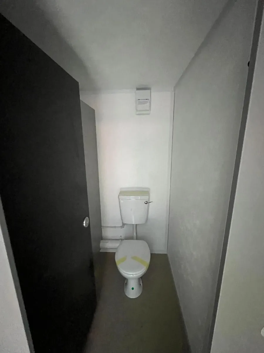 20' x 10' New AV Toilet for Sale / Hire - Image 4