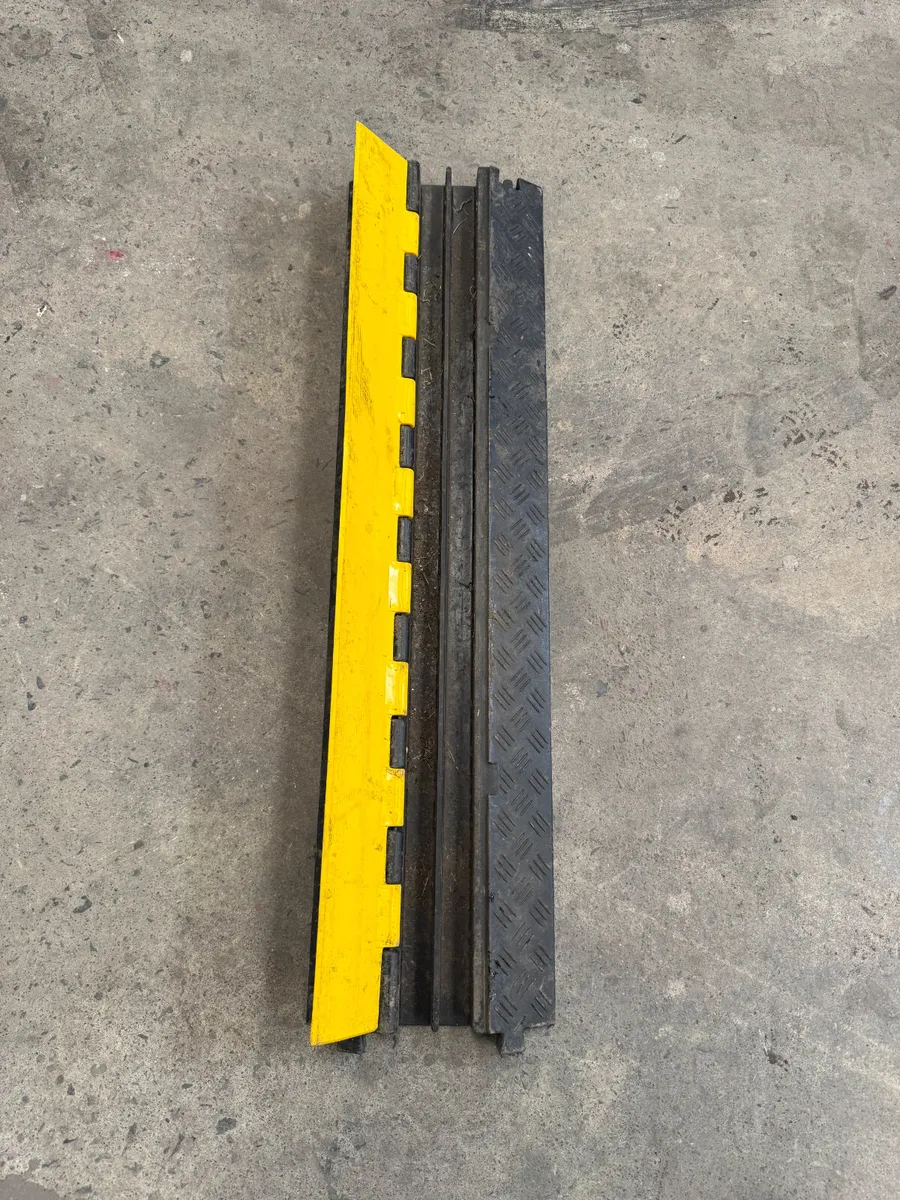 Heavy Duty Cable Ramps / Cable Protectors –1 Metre - Image 2